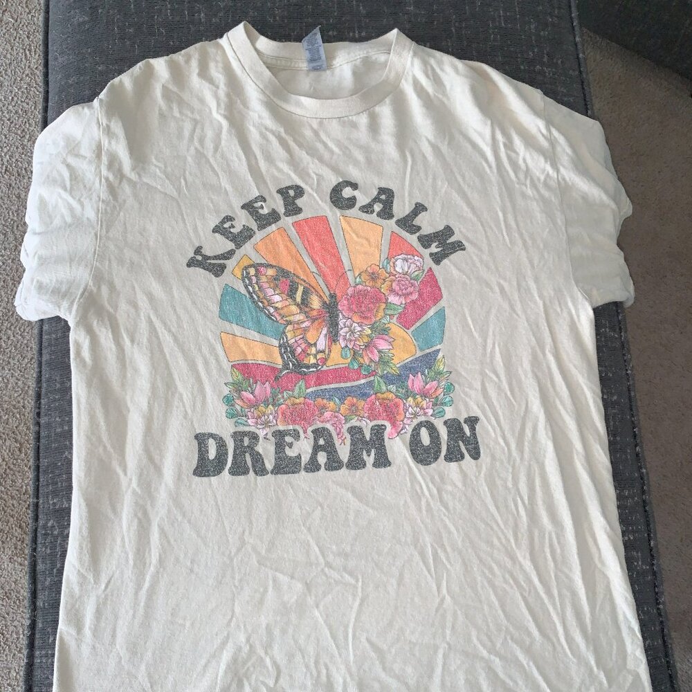 Keep Calm Dream On Butterfly & Floral Graphic Tee – Size L
